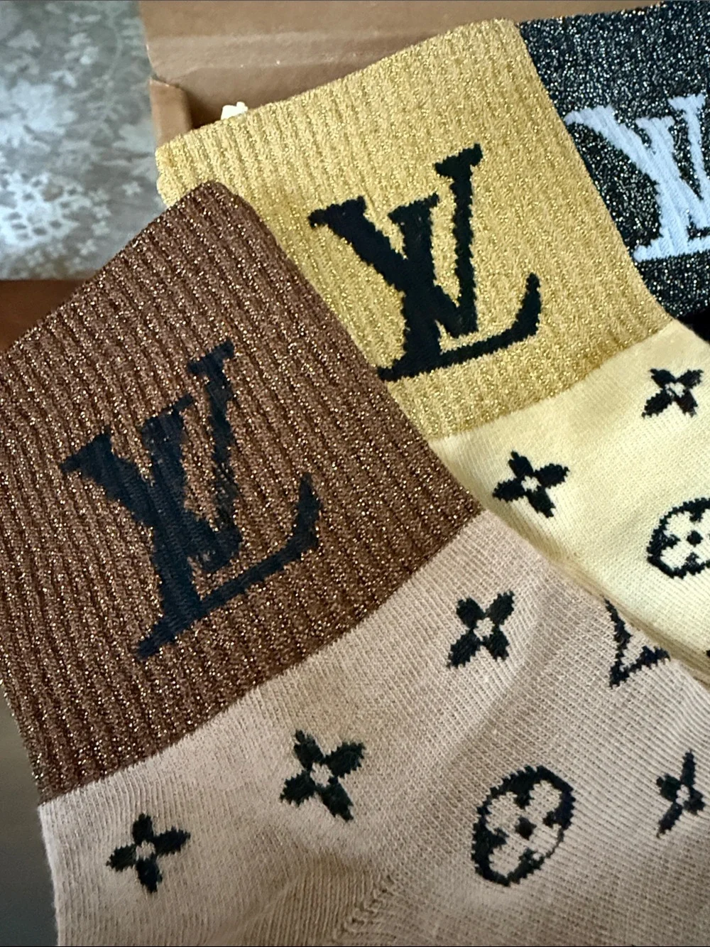 Luxury Logo Crew Socks - Beige, Yellow, Black, Orange, White, Purple, Gold